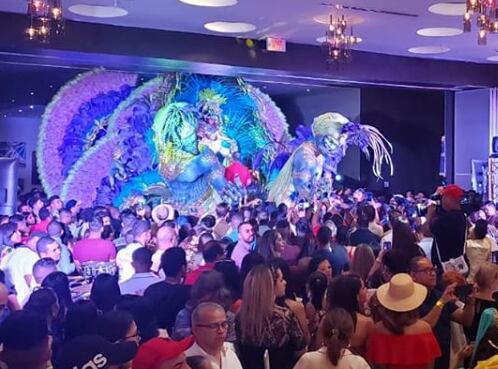 Reina de Calle Arriba de Las Tablas 2020 se cayó con enorme traje en presentación| Video