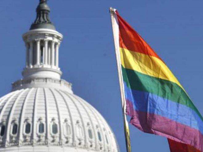 Nueva York prohíbe terapias para cambiar orientación sexual