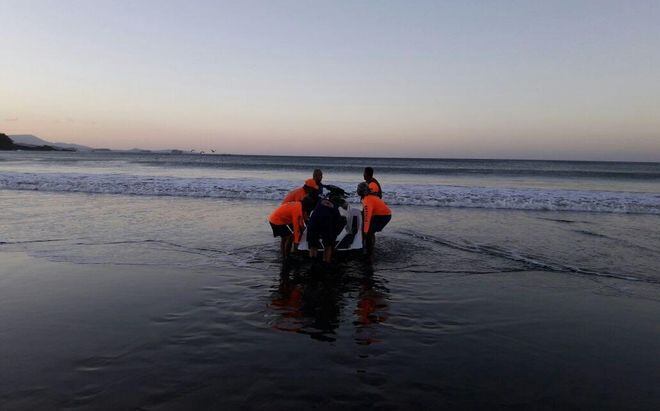 Encuentran sin vida a jóvenes que fueron arrastrados por las olas 