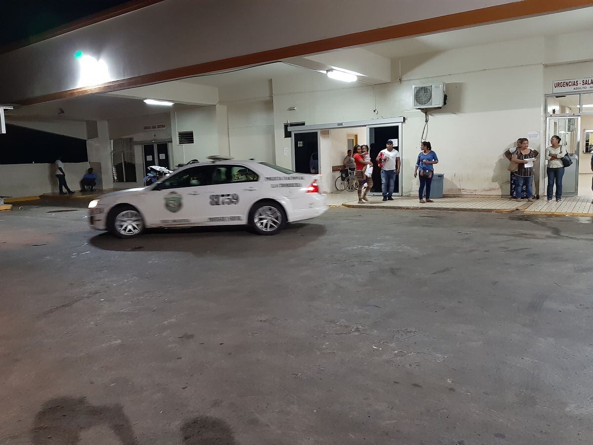 Pareja recibe  varios disparos en los estacionamientos de un supermercado en La Chorrera