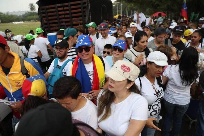 Lucha por el poder en Venezuela se refleja en conciertos