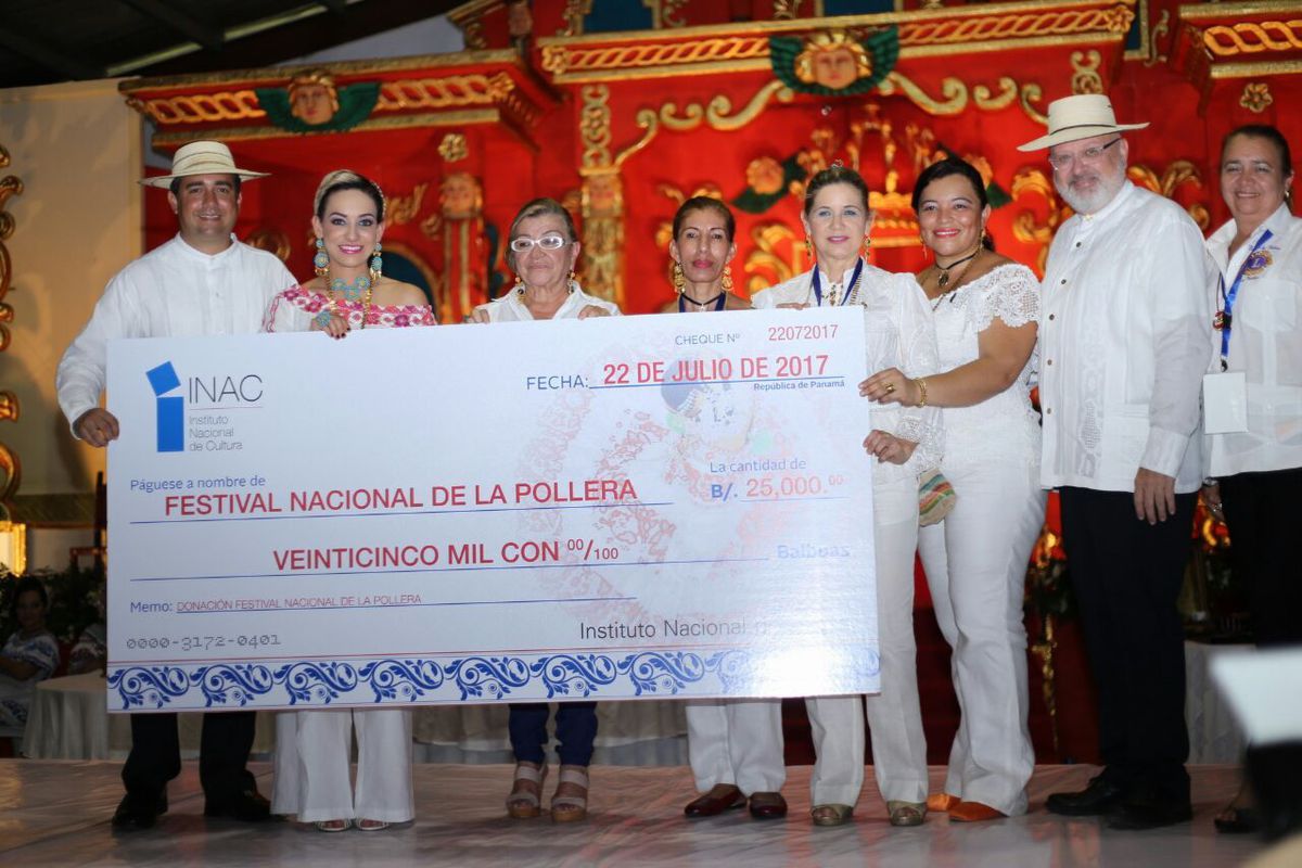 PREMIO A LOS GANADORES. 55 mil para el 59° Festival Nacional de La Pollera  