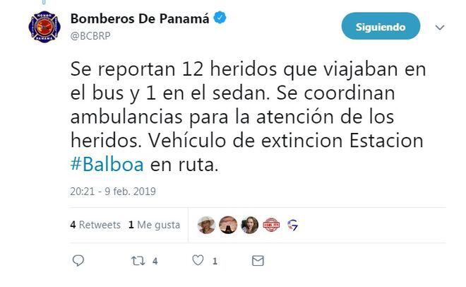 Bus pirata choca con sedán en Amador, vía Puente de las Américas.13 heridos