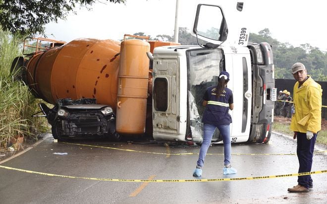 ATTT considera que por alta velocidad del camión la mujer murió aplastada