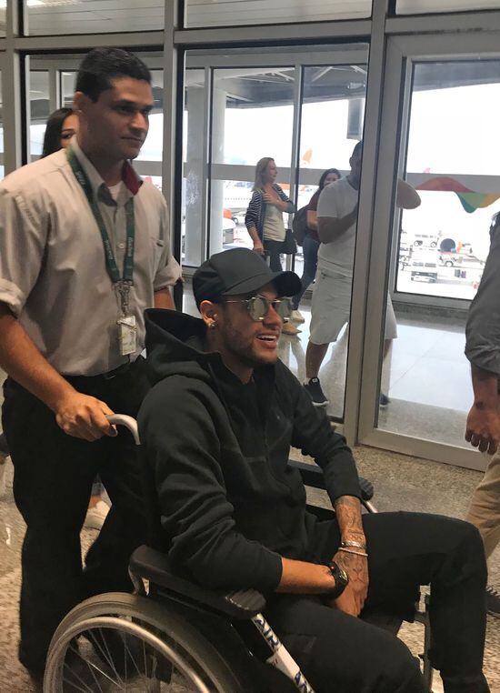 ¡Operación exitosa! Pero ahora los médicos de Neymar están de guerra