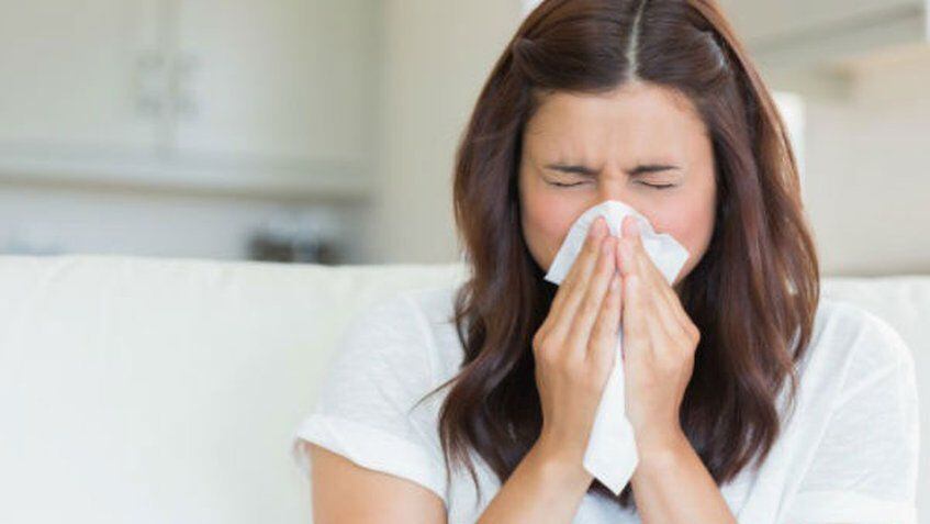 Contener un estornudo podría desgarrar tu garganta 