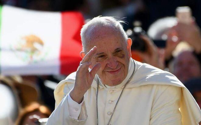 Papa agradece presencia reina Sofía y presidentes de Panamá, Chile y El Salvador
