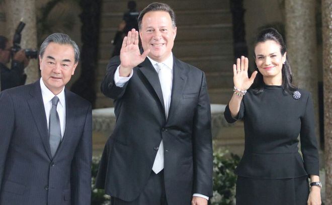 Canciller chino Wang Yi llega a Panamá para reunirse con Varela