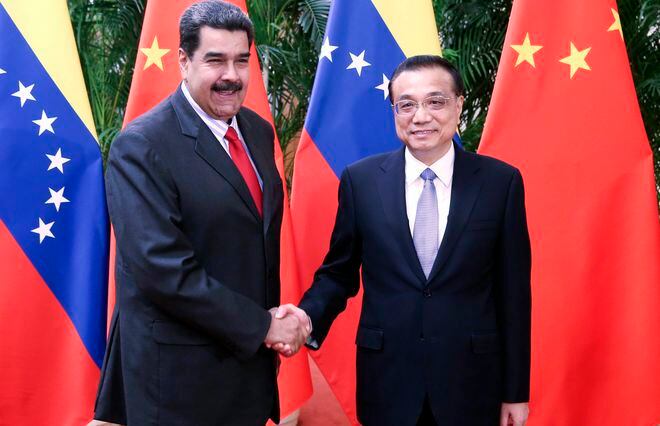 Maduro busca apoyo en China para solventar su crisis financiera