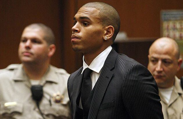 Una mujer demandó a Chris Brown asegurando que fue violada en su casa