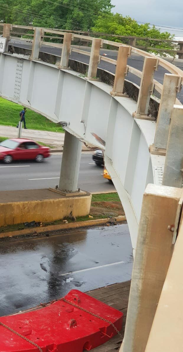 ¡Tremendo tanganazo! El MOP revisa daños estructurales de puente de San Antonio