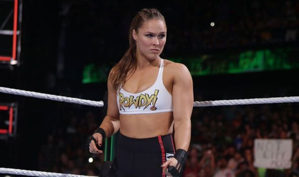 Le filtran imágenes íntimas a la luchadora de la WWE Ronda Rousey 
