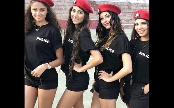 Pueblo obliga a mujeres policías a utilizar shorts para impulsar el turismo