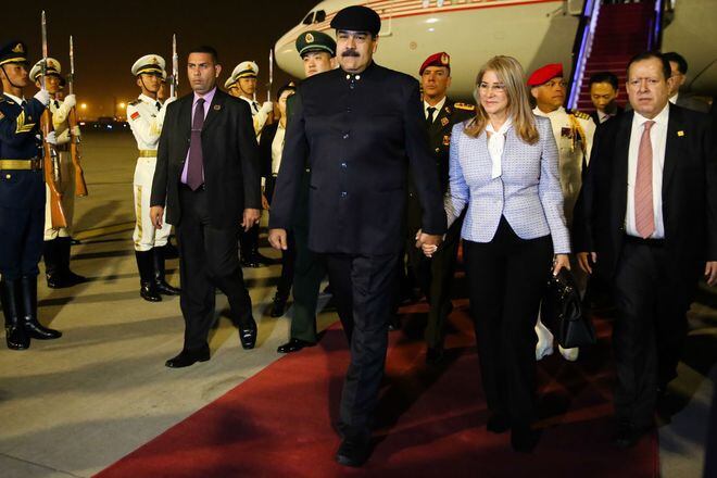 Maduro busca apoyo en China para solventar su crisis financiera