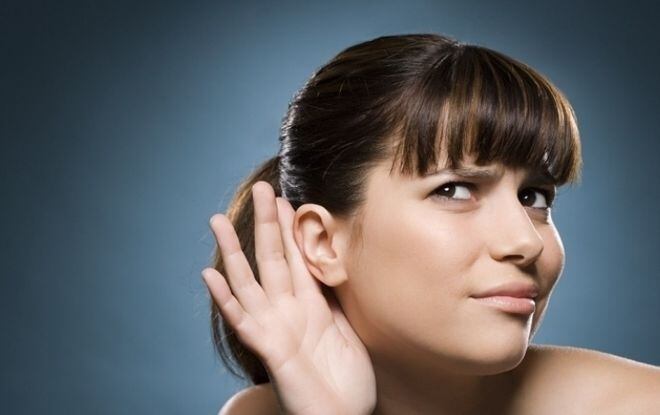 Uso constante de celulares y audífonos disminuye audición