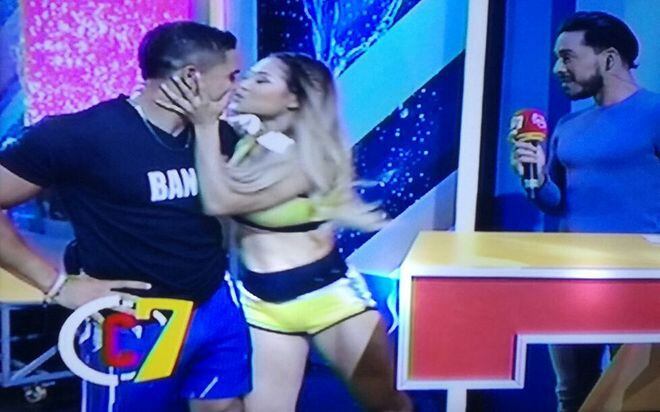 VIDEO. Mónica Lee ya olvidó a Jorge. Se besa con otro en Calle 7 Panamá