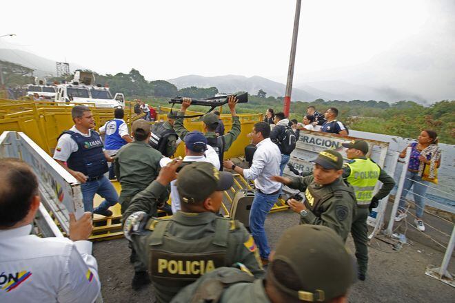 Comisión Europea advierte que hay que evitar la intervención en Venezuela