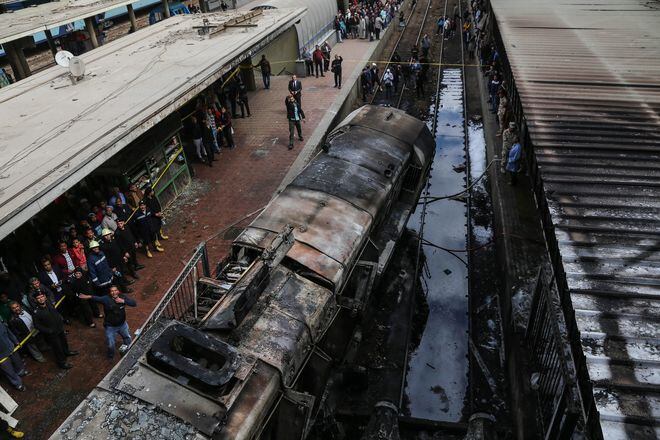 Unas 25 personas mueren tras choque de tren en  El Cairo