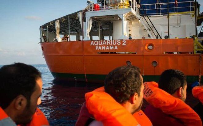 Italia hace presión a Panamá  para privar de bandera al barco Aquarius