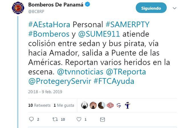 Bus pirata choca con sedán en Amador, vía Puente de las Américas.13 heridos