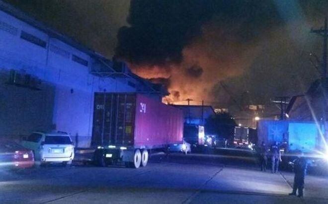 (+VIDEO Y FOTOS) OTRO INCENDIO. En la Zona Libre de Colón 