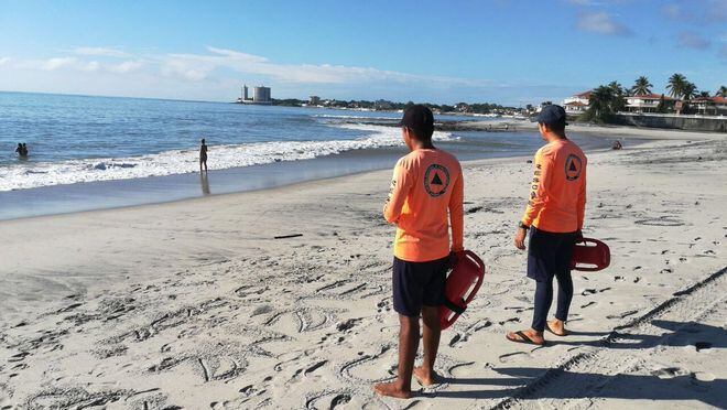 ¡DIOS!Oleaje arrastra a niño de 10 años en Playa Santa Clara. Prohiben el baño