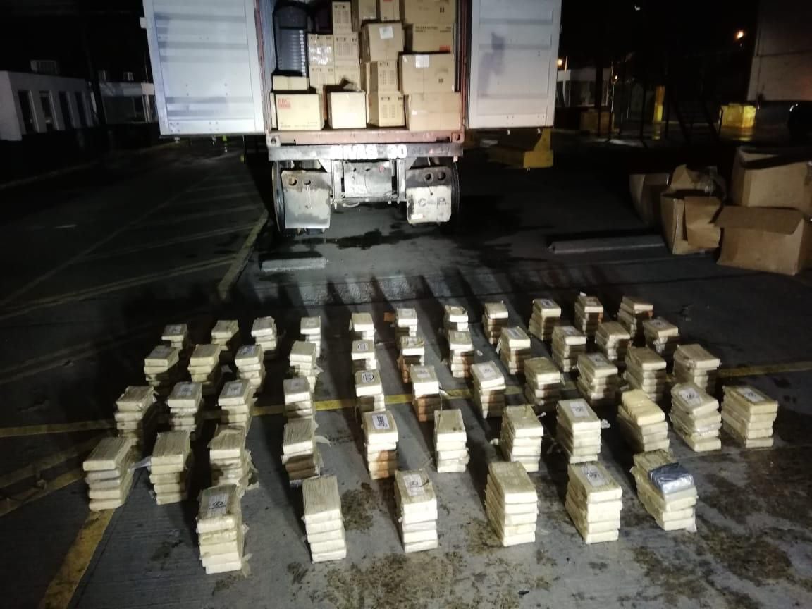 Decomisan 250 kilos de droga en Colón