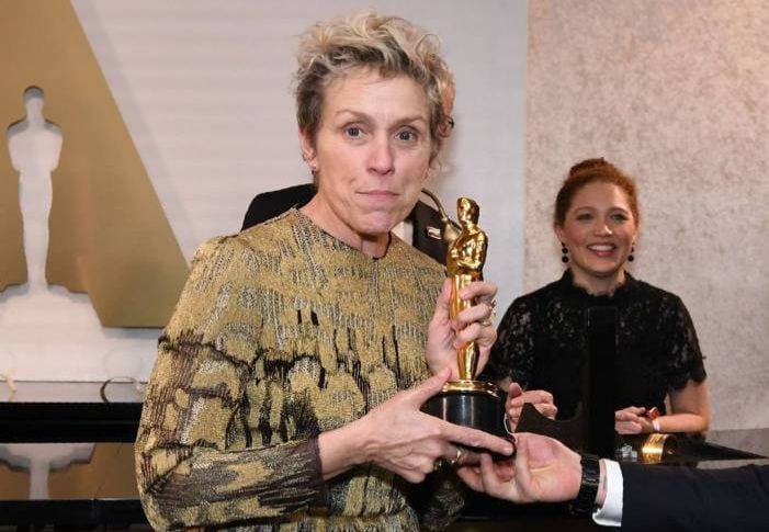 Capturan a hombre que le robó el Oscar a la Mejor Actriz, Frances McDormand
