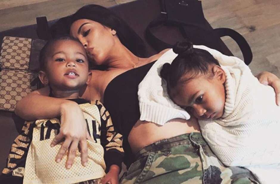 Kim Kardashian reveló por qué eligió un embrión femenino como su tercer hijo