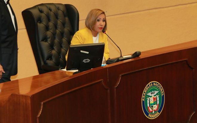 Otra vez: Presidenta de la Asamblea Nacional impide auditoría a la planilla 080
