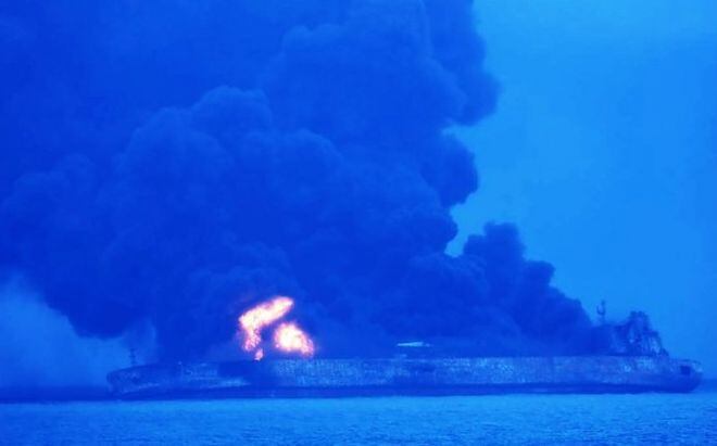 Choque de buque petrolero registrado en Panamá deja 32 desaparecidos en China 