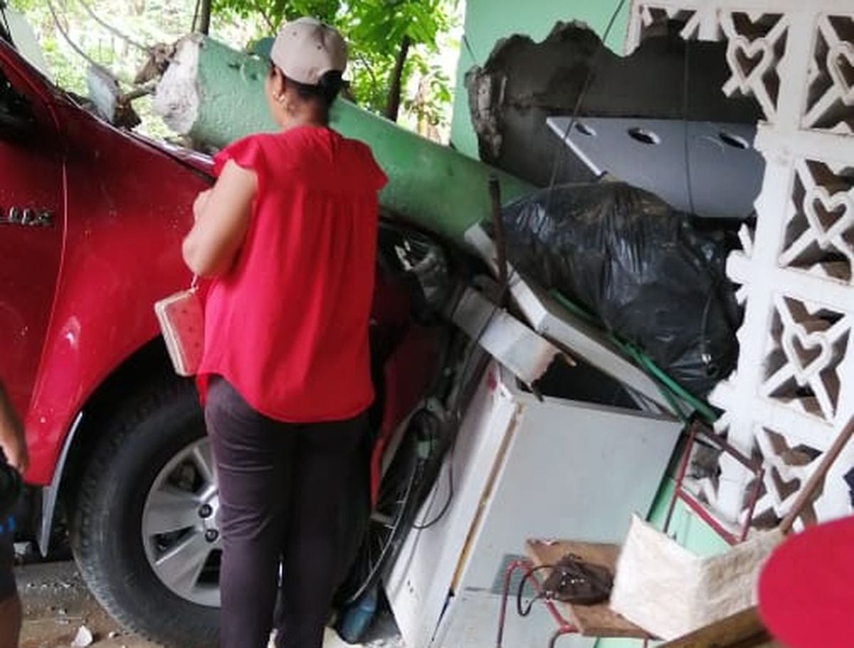 ¡Por poquito! Carro por poco mata a un niño en Veraguas| Video