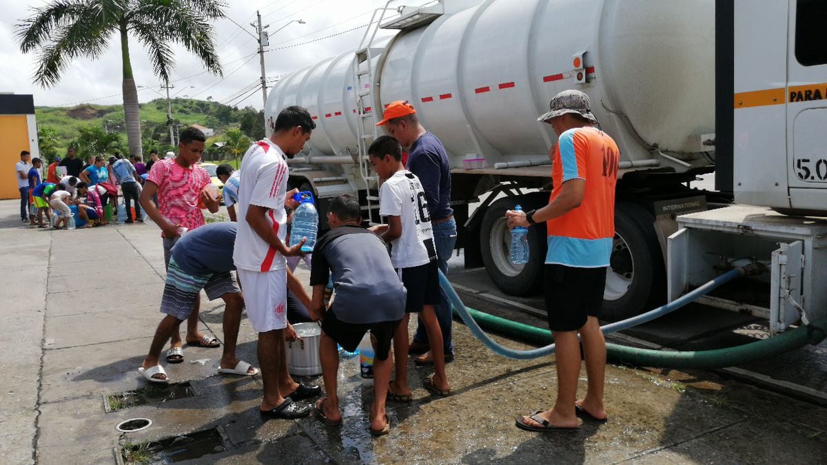 Miles están sin agua en el distrito de Arraiján desde hace cuatro días. Fotos y videos 