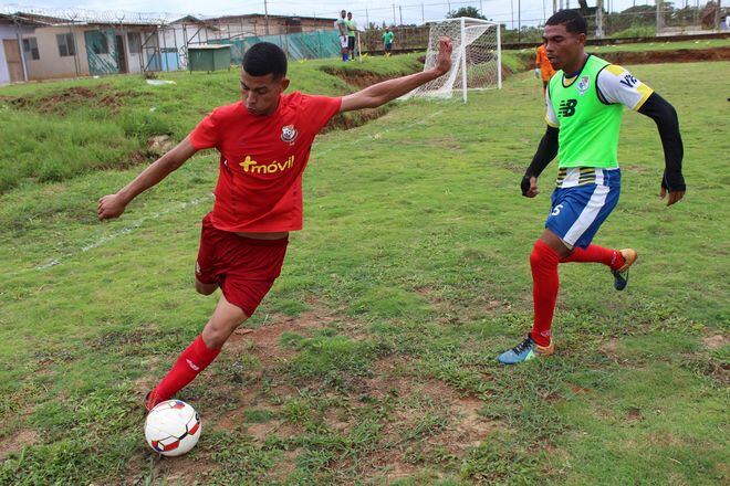 Selección Nacional Sub 17 de Fútbol juega amistoso con La Joyita