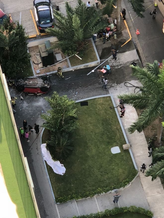 HAY 3 MUERTOS. Auto cae de los estacionamientos de un edificio en Costa del Este