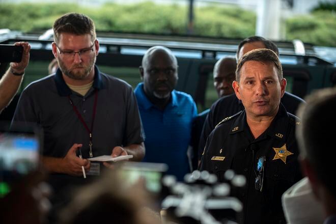 Testigos aseguran que autor de tiroteo en Jacksonville disparó porque perdió