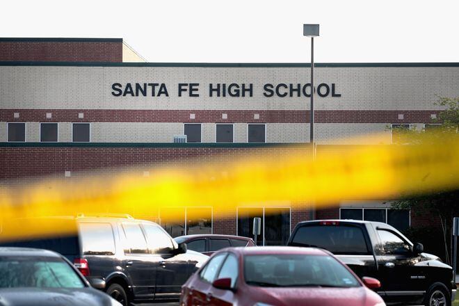 'Mi hijo es una víctima' asegura el padre del tirador en escuela de Texas