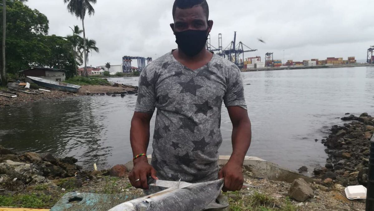 ‘Lince’ que  golpeó y destruyó mercancía a pescador no le ha pagado los 200 dólares. Video