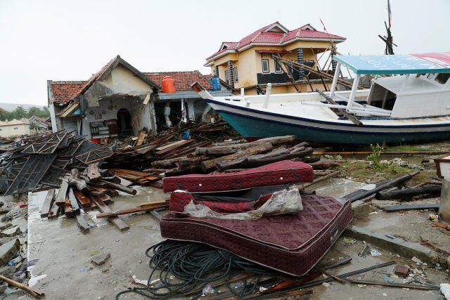 Reanudan la búsqueda de al menos 154 desaparecidos por el tsunami en Indonesia