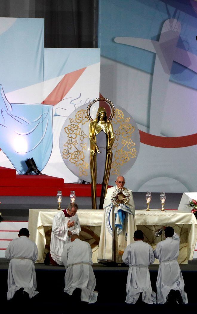 'María era la 'influencer' de Dios', dijo el Papa en la vigilia de Metro Park