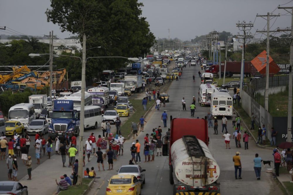 Se registran protestas y cierres de calle en Panamá Este por entrega bonos  y bolsas de