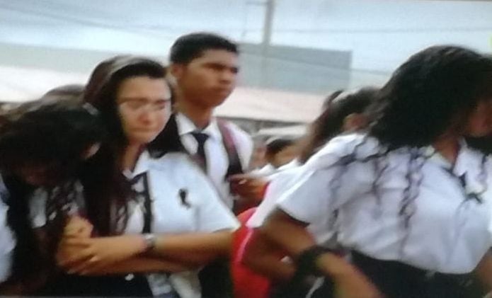Rompieron en  llanto. Con mucho sentimiento dan último adiós a estudiante asesinada en Arraiján. Video