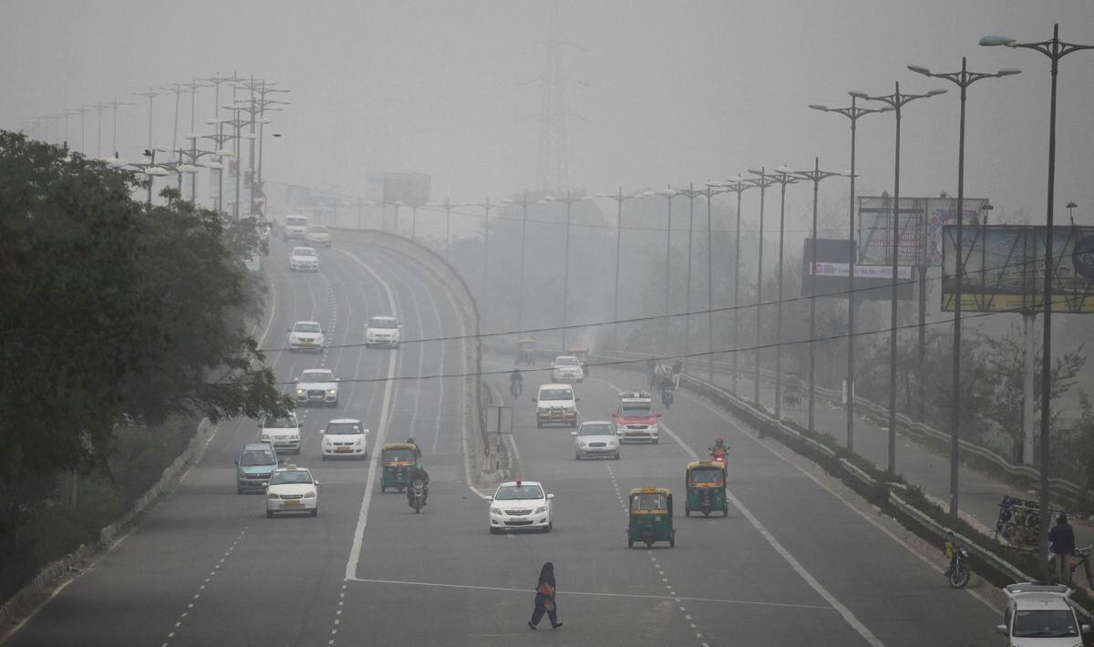 Capital de India reducirá circulación por contaminación