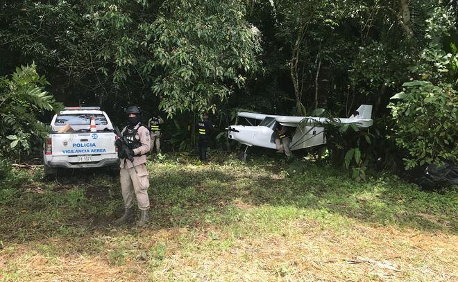 Fuerza Pública de Costa Rica ubica ultraligero camuflado en finca cerca a Panamá