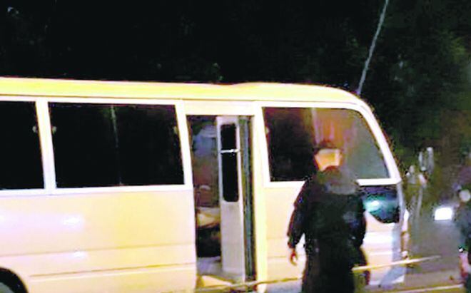 LOS CAPTURAN. Dos malhechores que robaron en un bus de ruta Olá- Panamá 