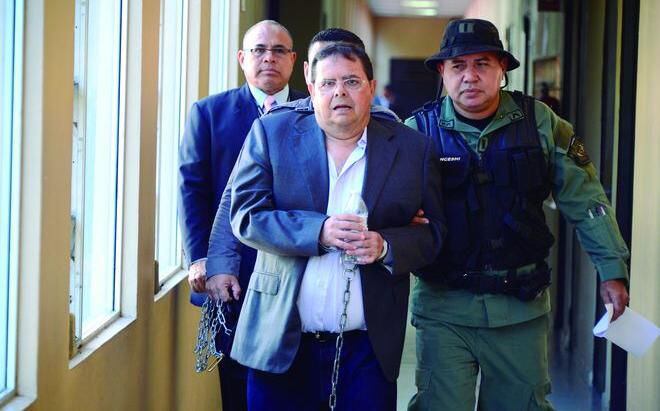 Condenan a 8 años de prisión a Cucalón, exdirector de la DGI