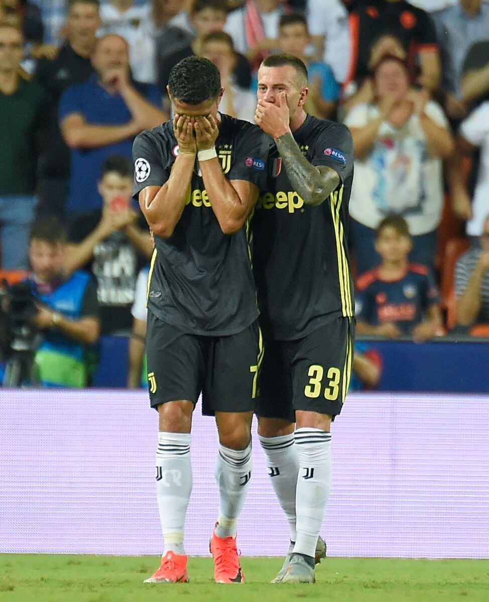 Cristiano sale con lágrimas de su debut en Champions