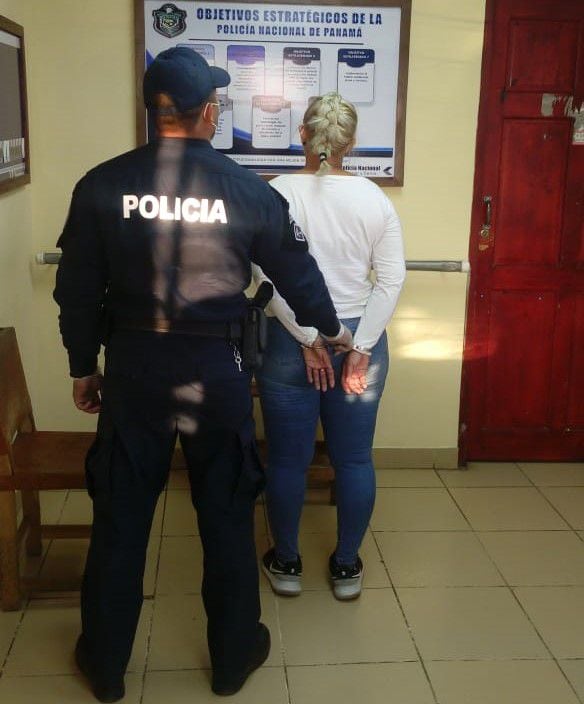 Capturan con droga a mujer capitalina en cerco sanitario en Pocrí, de Los Santos