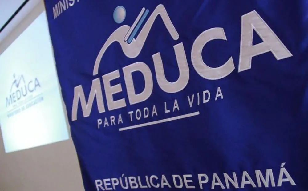 Utilizan nombres de autoridades del Meduca para pedir dinero