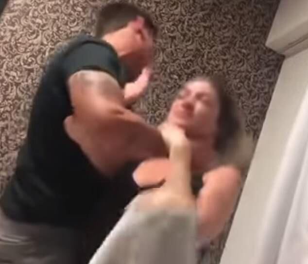 Piloto golpea a su novia y es captado en plena agresión